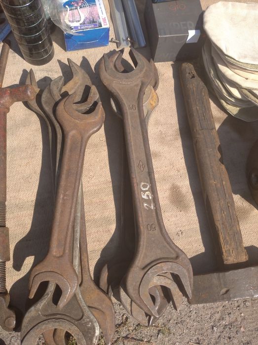 Ключи большого размера,труборез 2 дюймовый