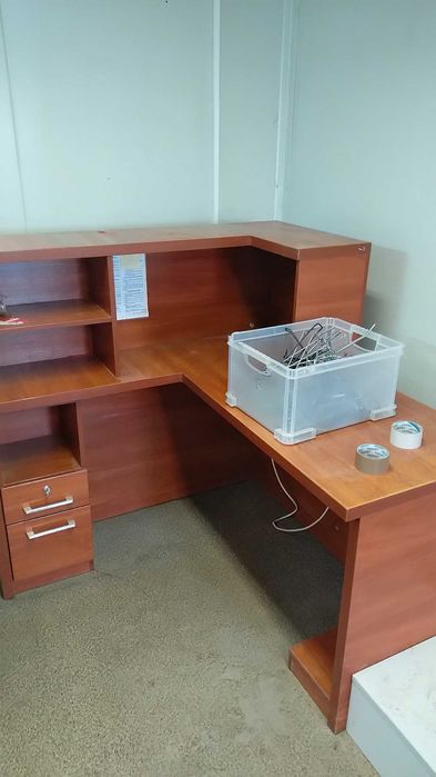 Meble biurowe półki  biurka szafki regały