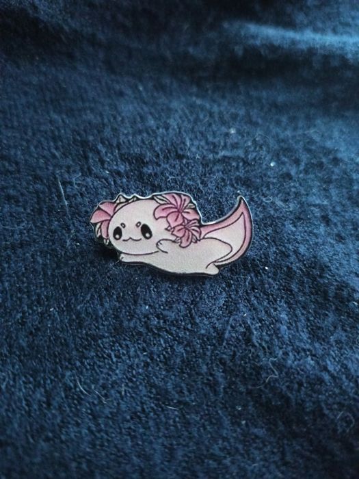 przypinka akrylowa aksolotl