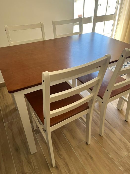 Cadeiras e Mesa de cozinha