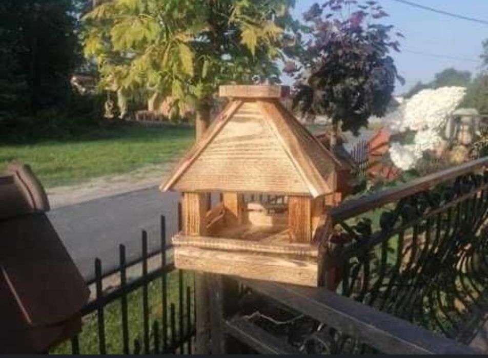 Karmnik dla ptaków zimujących