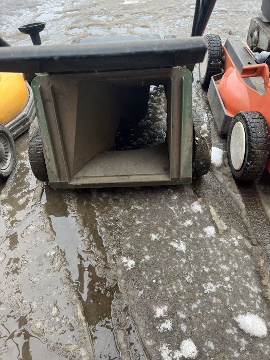 Газонокосілки бензинові , і 1  електрична