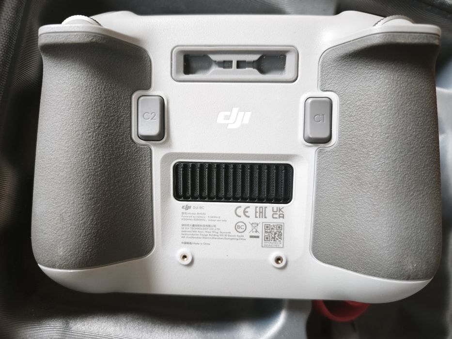 Dron DJI mini 3pro z pilotem i wyświetlaczem Łódź