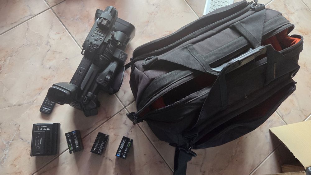 Canon xf300 + Mala sem rigida + baterias