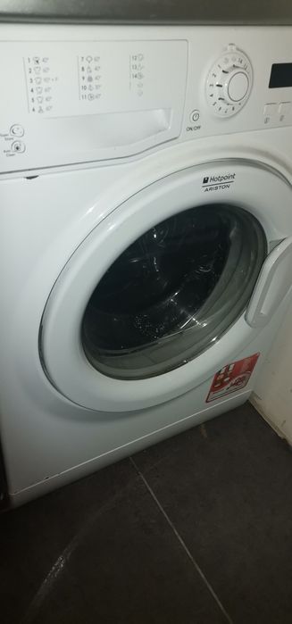 Máquinas de lavar roupa e lavar loiça