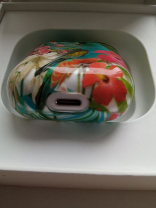 Бокс AirPods Apple