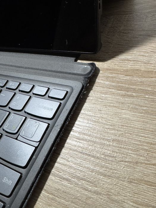 Portátil Lenovo Miix 520