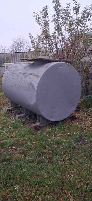 Бочка металева 3 куб зберігалося зерно