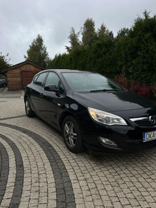 Opel Astra Opel Astra 1.4 Benzyna 100KM – 2010 r. – 150 000 km