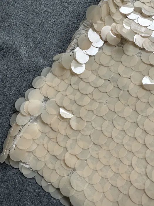 Front Row Shop frontrowshop.com bluzka w łuski cekiny kremowa - r. XS