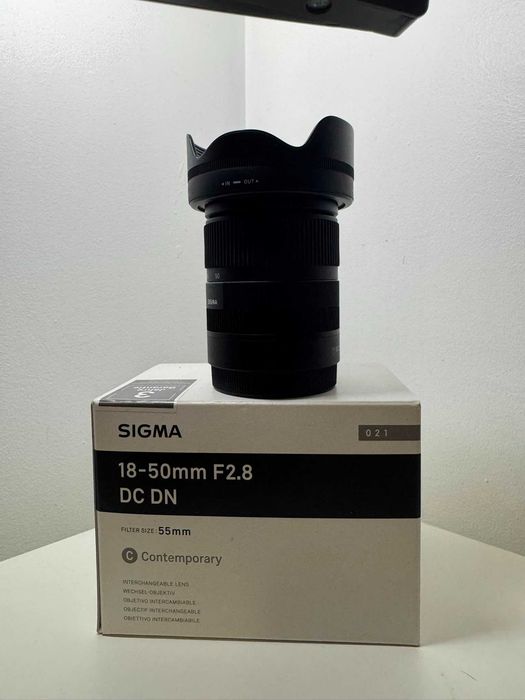 Lente Sigma 18-50mm F2.8 Sony E-Mount DC DN