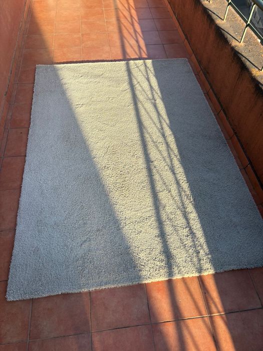 Tapete pelo curto cinza IKEA