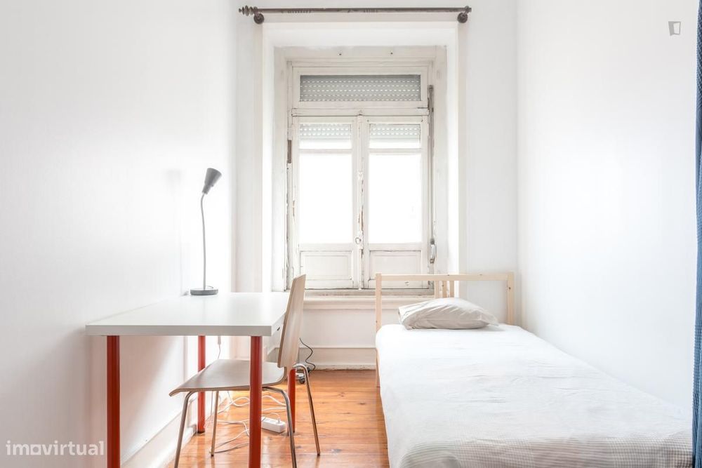Quarto - localizado em Alameda Lisbon