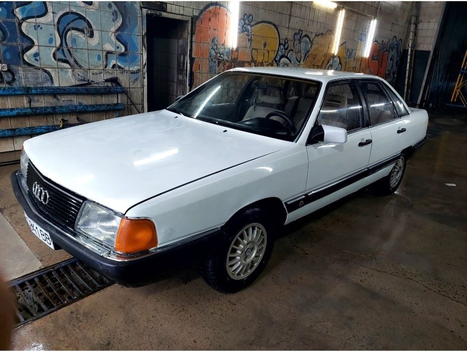Audi 100 C3 (Сигара) 2.3 Газ/Бензин — Обслужена до дрібниць!