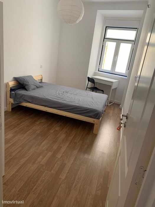 Quarto - localizado em Santa Apolónia Lisbon