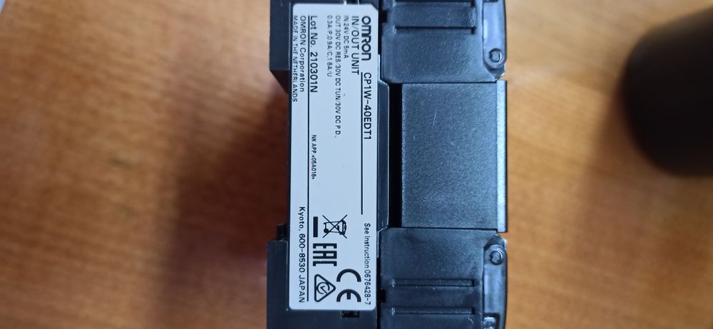 CP1W-40EDT1 OMRON em excelente estado