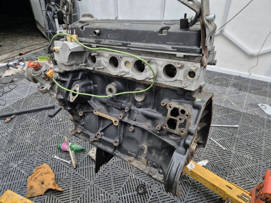 Częśc mercedes w123 230ce silnik m102