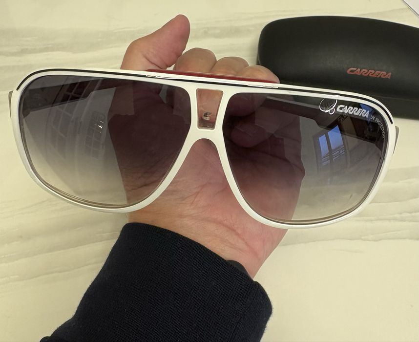 Oculos de sol da marca Carrera