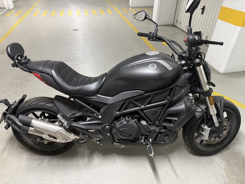 Benelli 502C 5000€