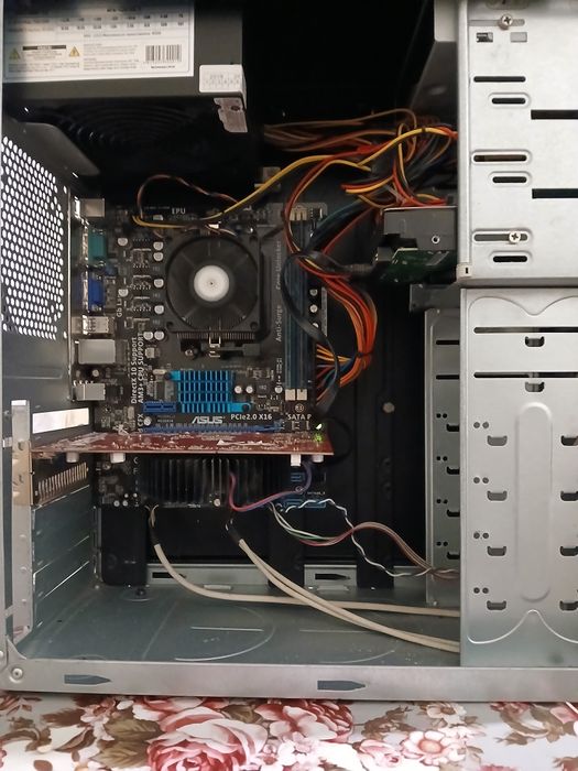 Продам офісний комп'ютер для щоденних завдань