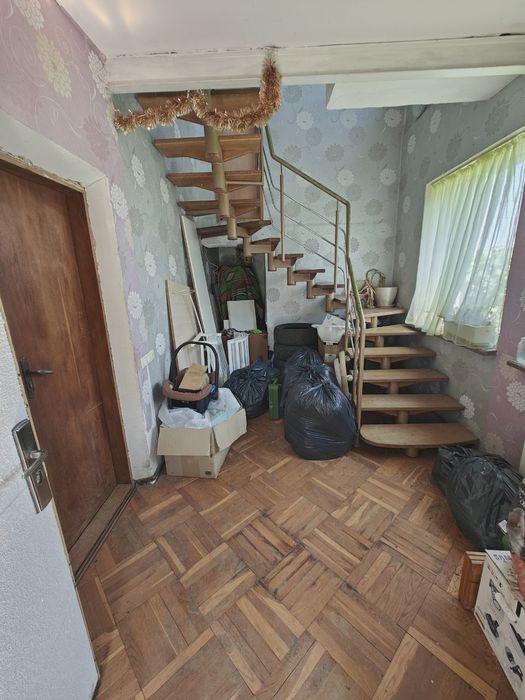 Продаж окремо стоячий будинок