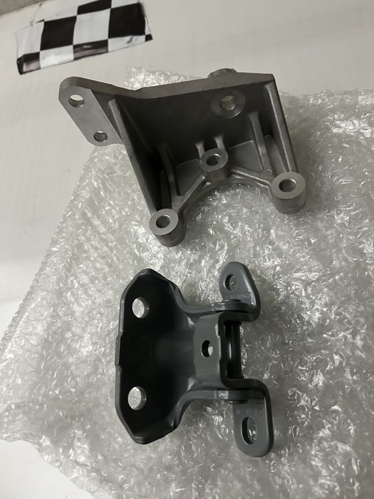 Дверні петлі , кріплення крила , ГУР на Peogeot Landtrek , Titano