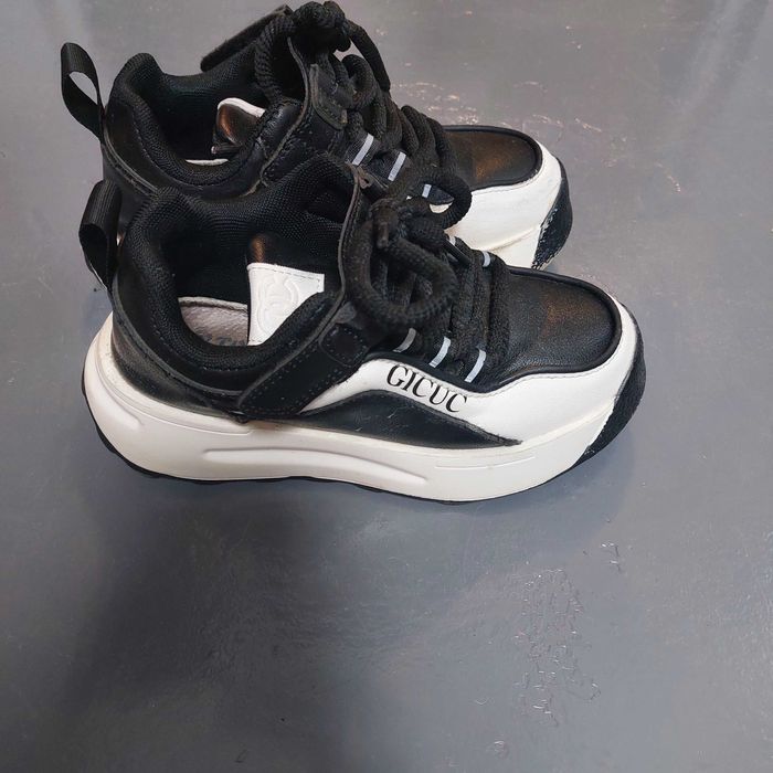 Кросівки для дівчинки 34