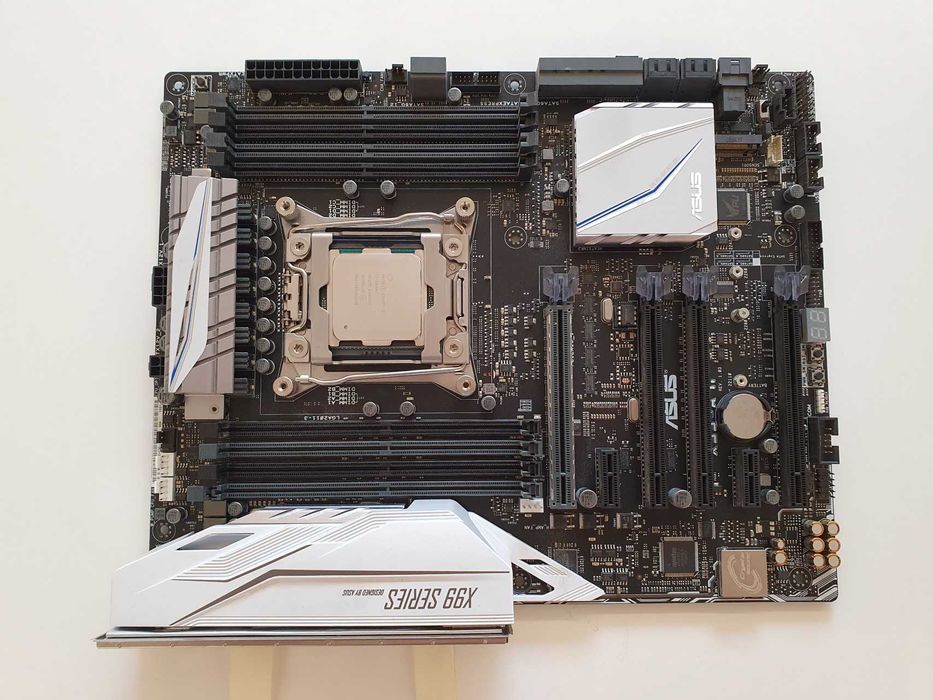 ASUS X99-AII / Intel i7-6800K - não funciona64284457953283120