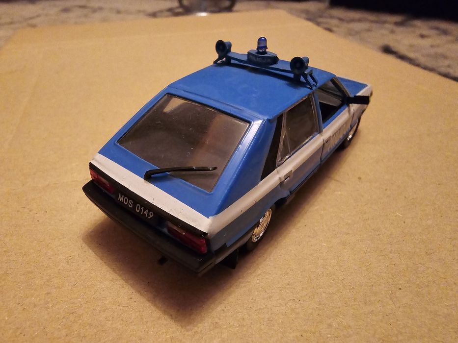 Kultowe auta prl Milicja kpl.