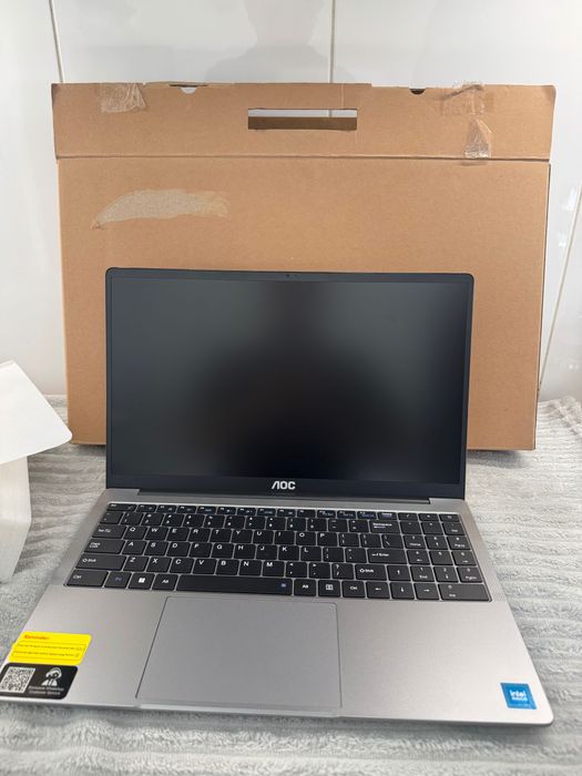 NOWY laptop AOC Intel  / 16 GB RAM / 512 GB – pełny komplet