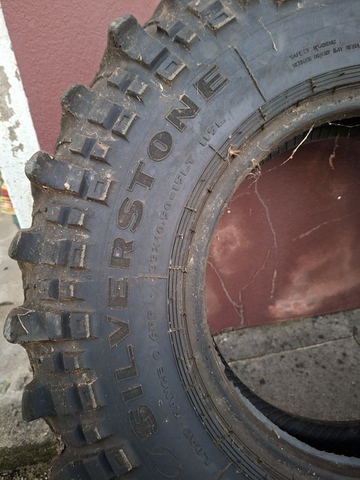 2 pneus Silverstone MT-117 33x10.5R15