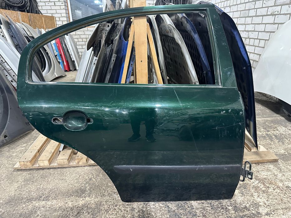 Дверь задняя правая Skoda octavia tour лифтбек