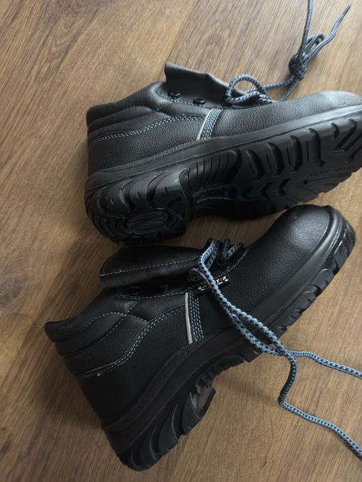 Buty robocze z noskiem