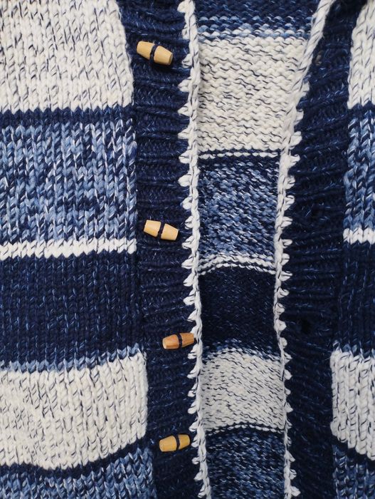 Casaco de criança. Lã. Artesanato.