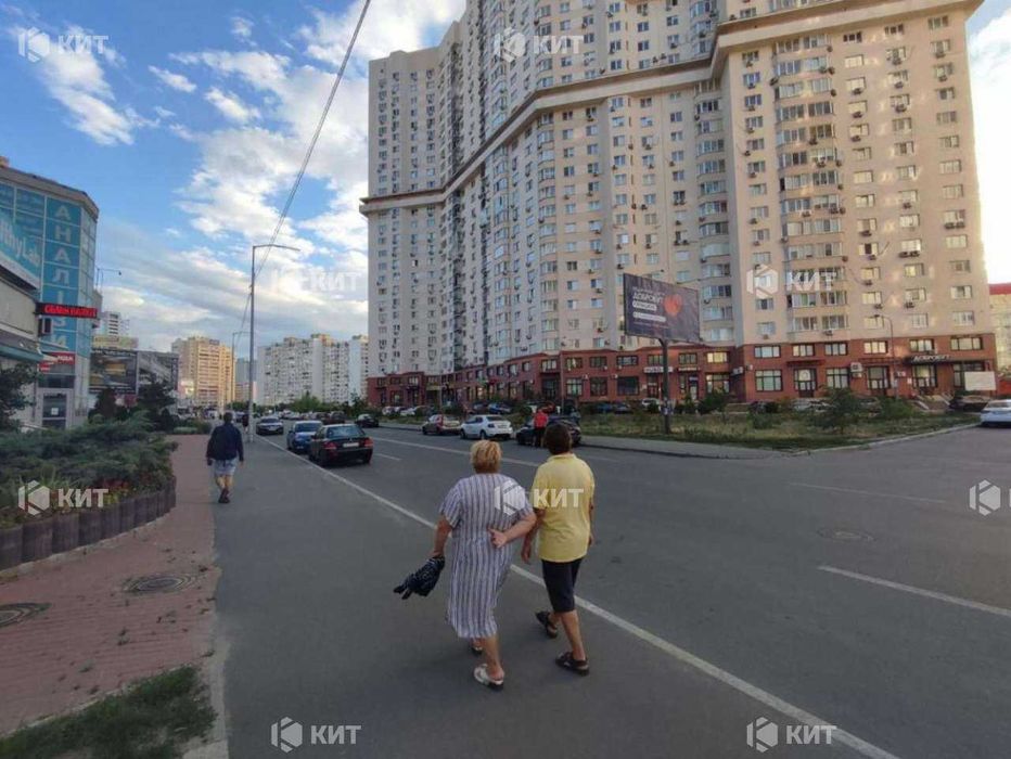 Продаж! Торгове приміщення вул. Мишуги м. Позняки 178кв.м.