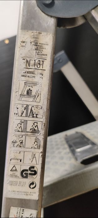 Escadote em alumínio 3 de graus