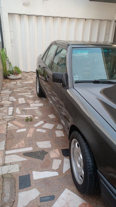 Mercedes  w 124 260 E  em excelente estado