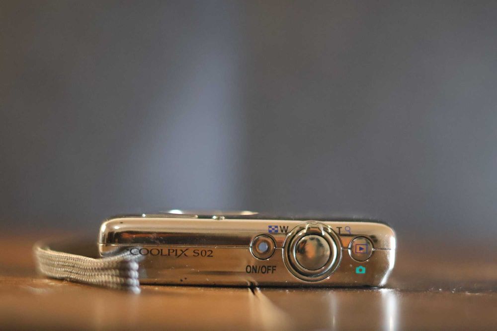 Nikon COOLPIX S02 13.2MP | Caixa + Acessórios Originais