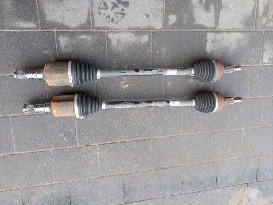 Полуось задня Tesla model Y піввісь