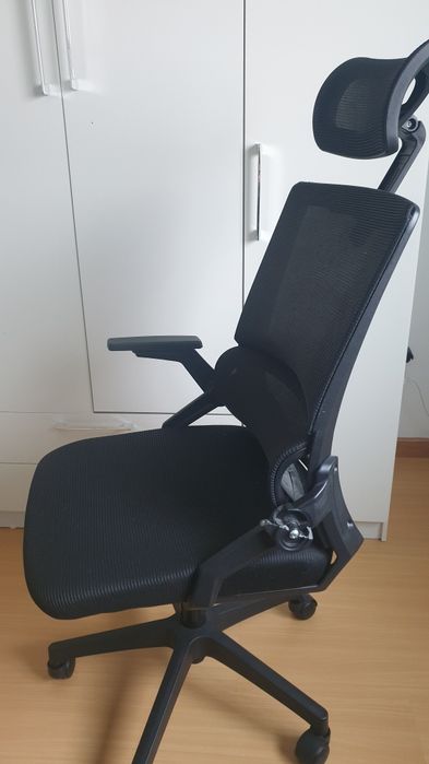 Cadeira de escritório ergonómica