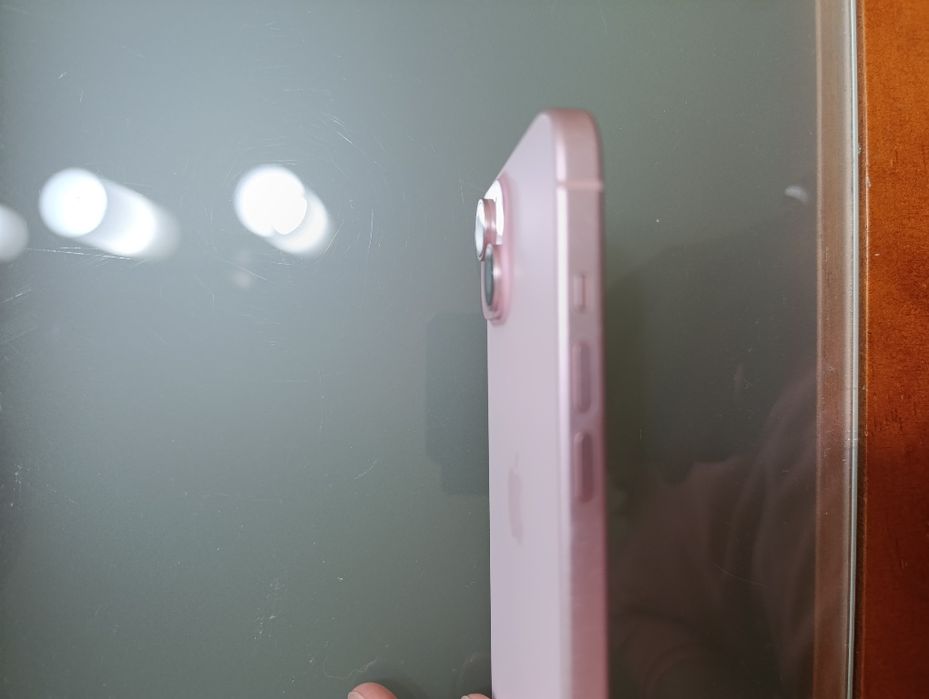 iPhone 15 128gb.