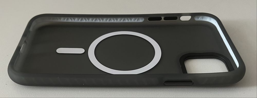 Etui DASFOND iPhone 11 matowe MagSafe wstrząsoodporne