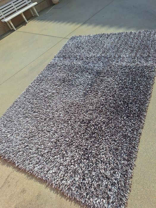 Duas carpetes cinza