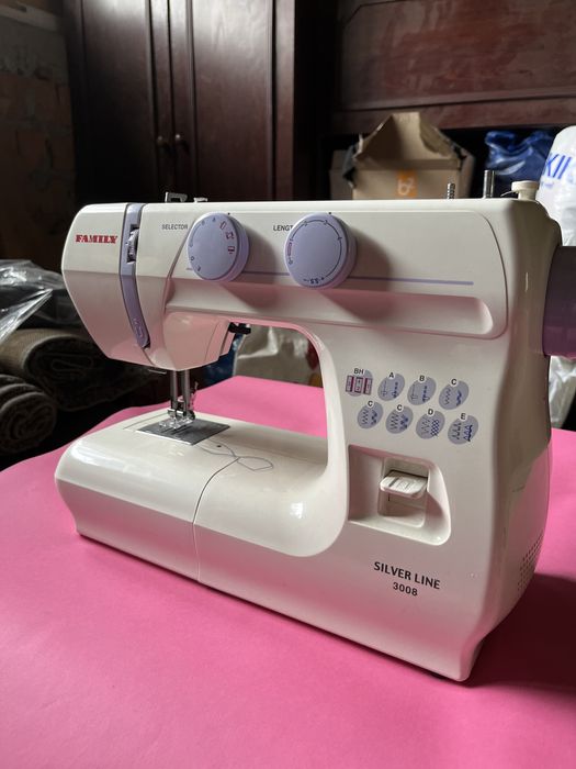 Швейна машина Family silver line 3008