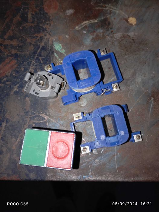 Lote de material eléctrico