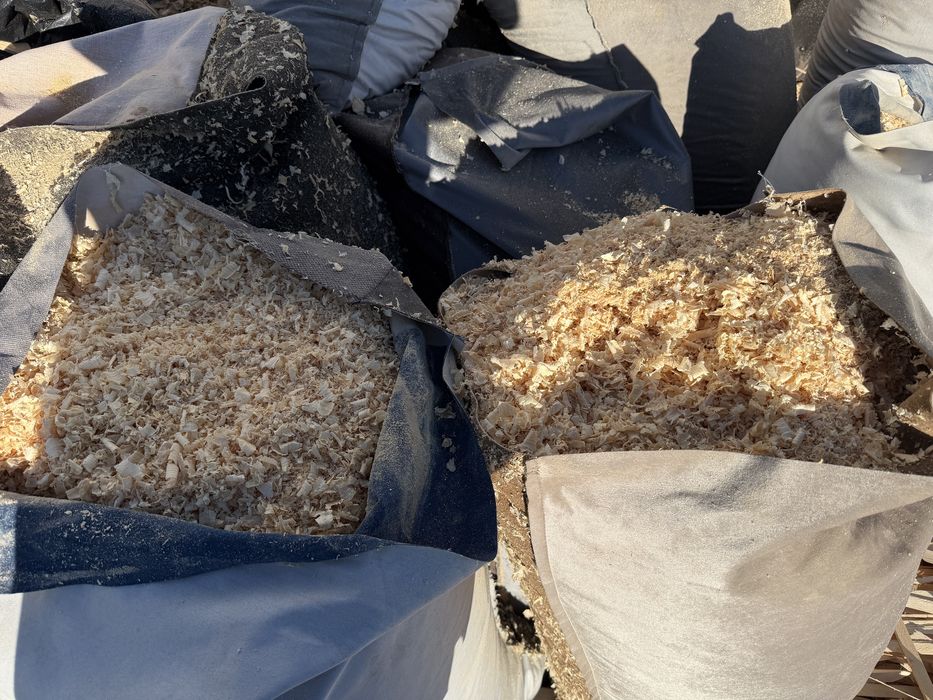 Sprzedam trociny w workach i palety