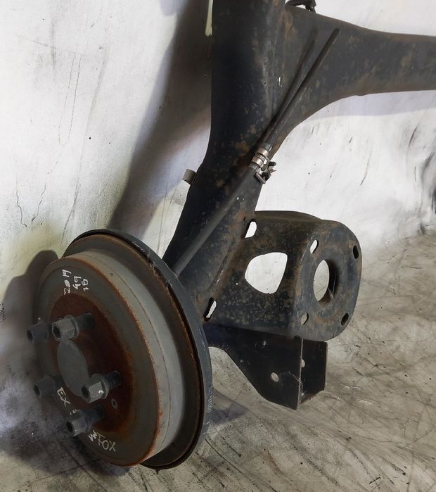 Eixo traseiro tambor VOLKSWAGEN Fox (5Z1, 5Z3, 5Z4)