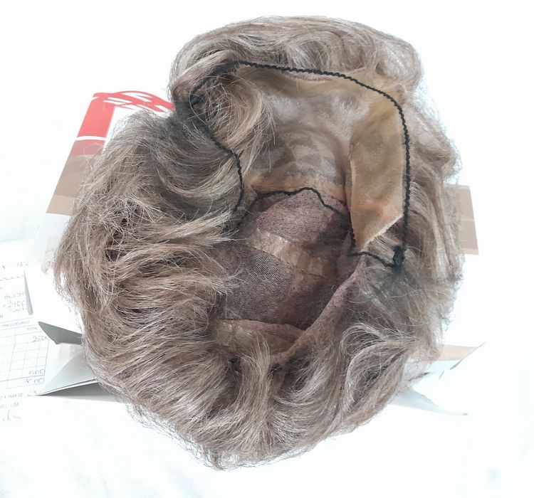 Peruca de cor castanha para Senhora