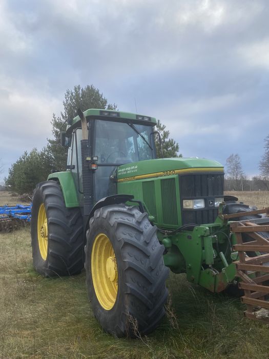 Трактор John Deere 7800