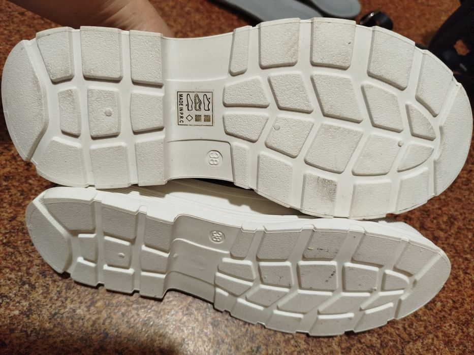 buty, trampki, mokasyny 38